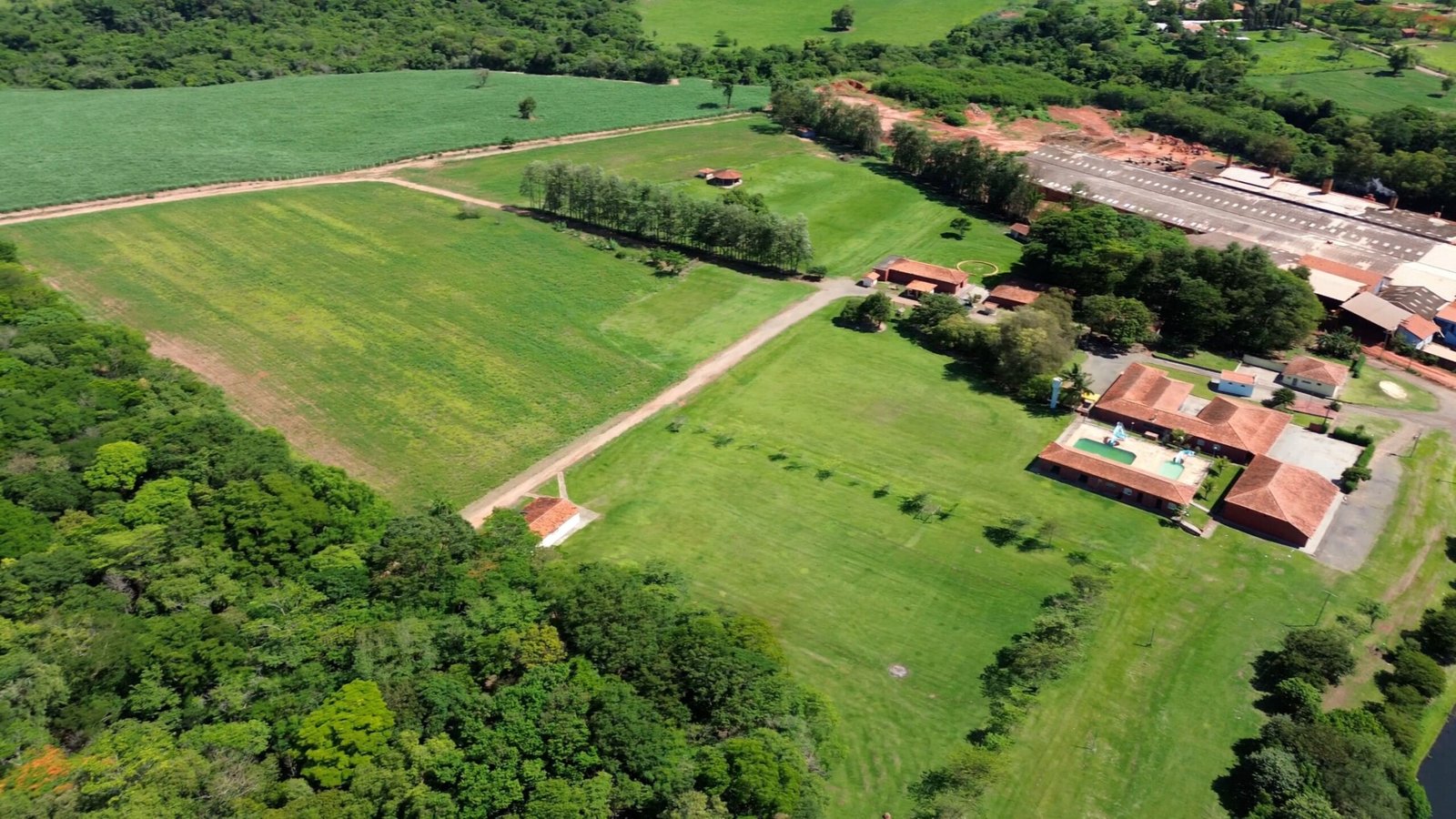 Sítio de 7 alqueires à venda em Tatui-SP.