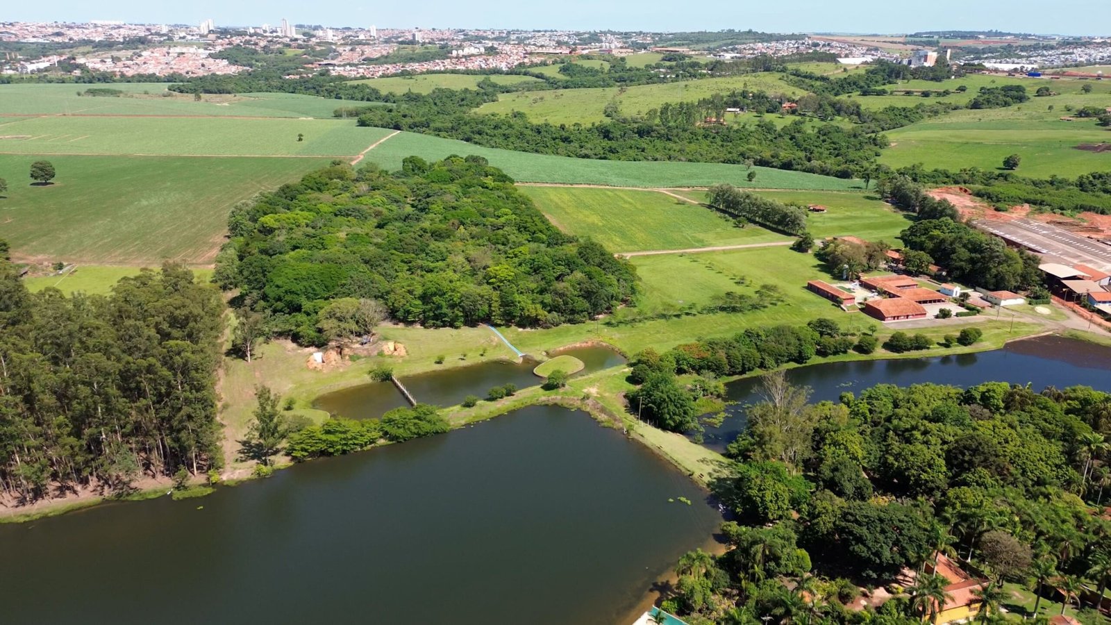 Sítio de 7 alqueires à venda em Tatui-SP.