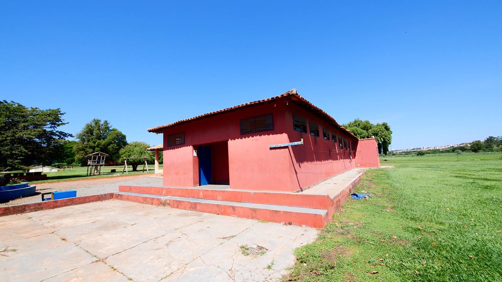 Sítio de 7 alqueires à venda em Tatui-SP.