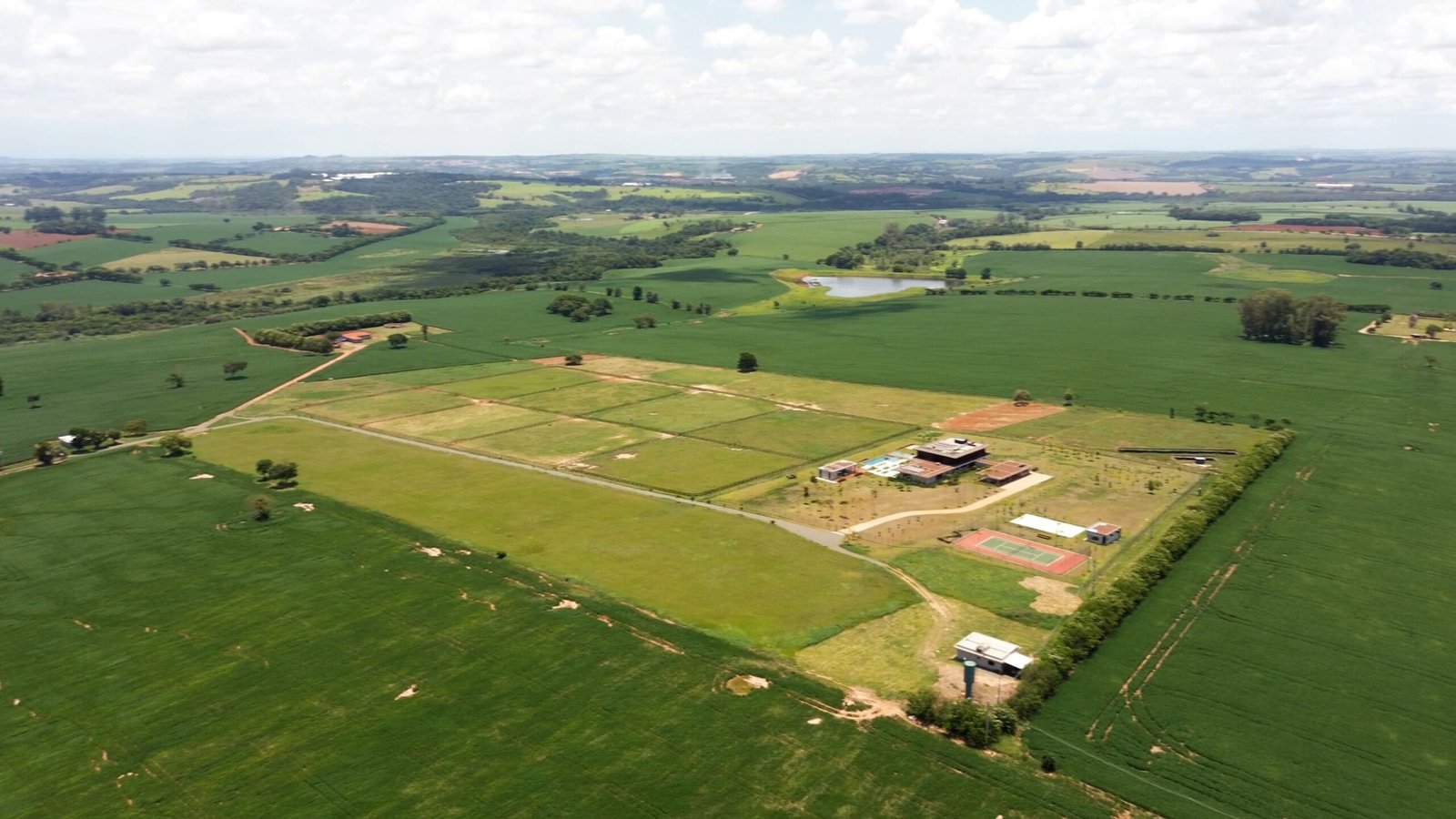 Haras de 39 alqueires à venda em Tatui-SP