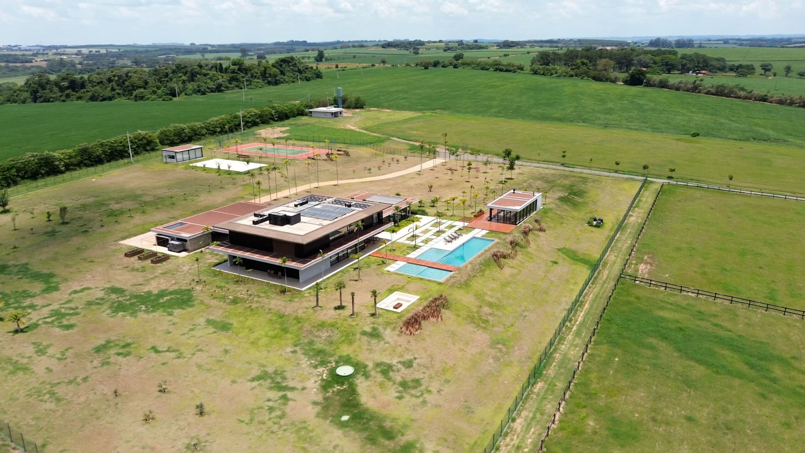 Haras de 39 alqueires à venda em Tatui-SP