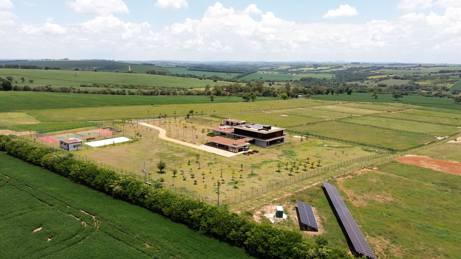 Haras de 39 alqueires à venda em Tatui-SP