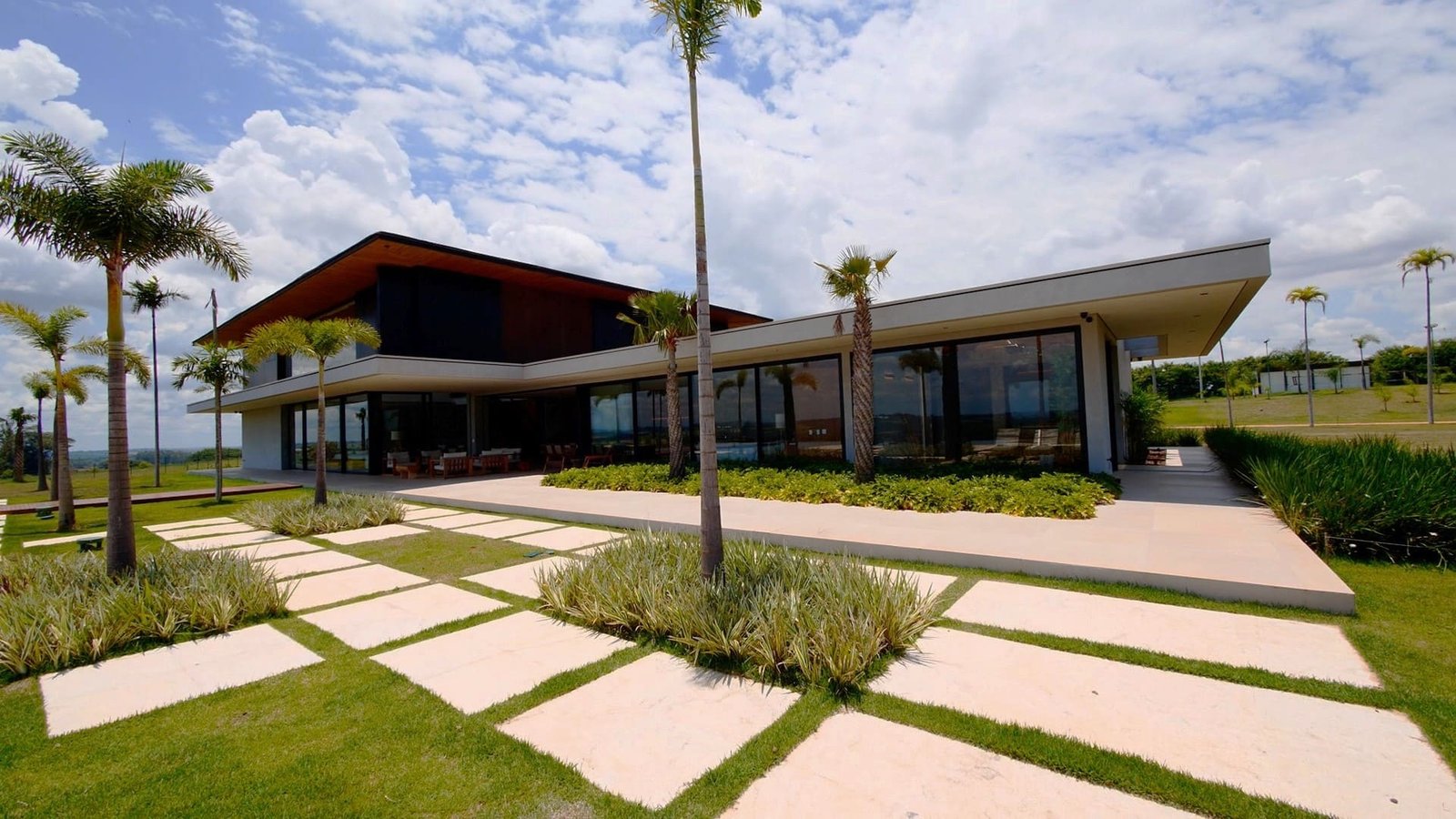 Haras de 39 alqueires à venda em Tatui-SP