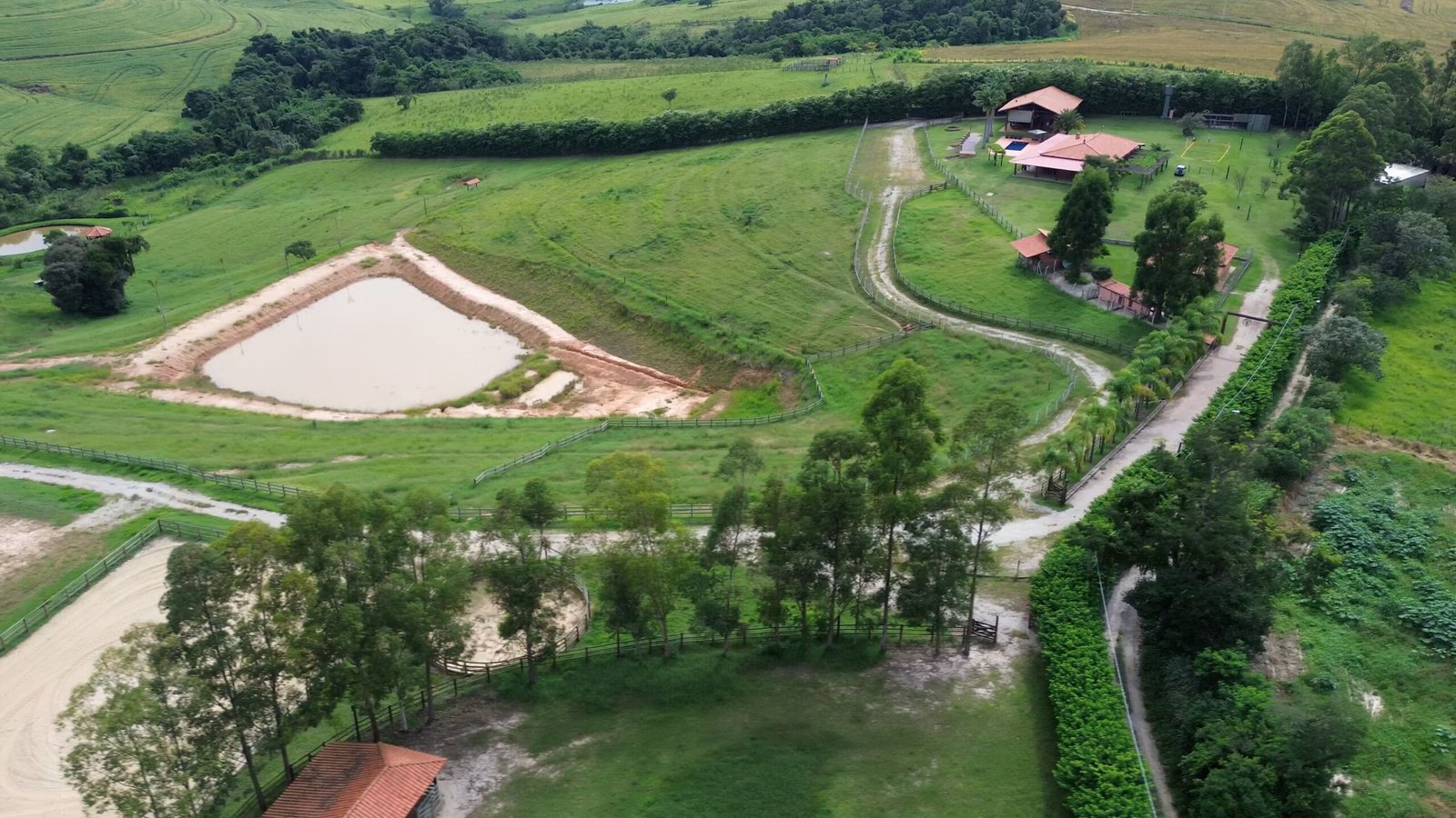 Sítio de 4 alqueires á venda em Araçoiaba da Serra-SP.