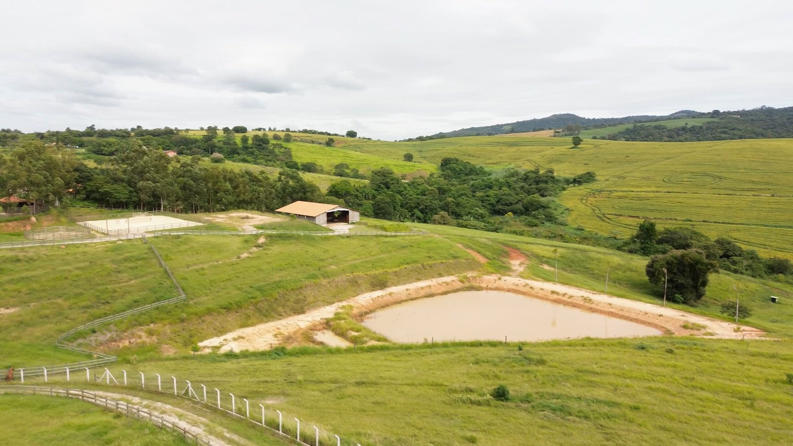 Sítio de 4 alqueires á venda em Araçoiaba da Serra-SP.