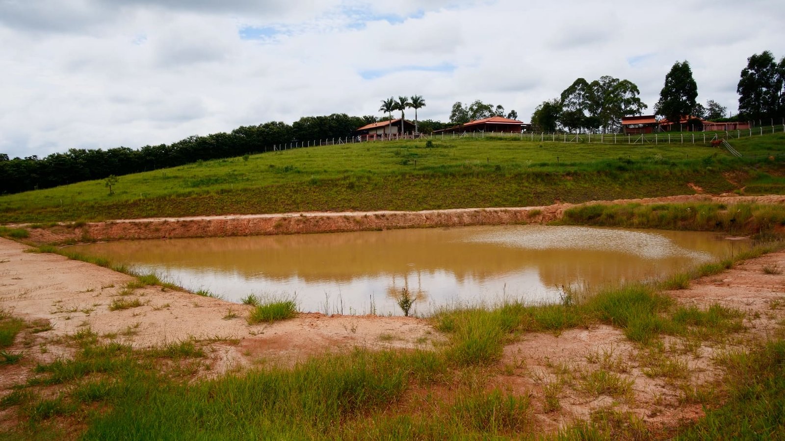 Sítio de 4 alqueires á venda em Araçoiaba da Serra-SP.