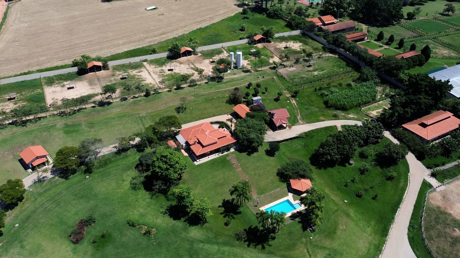 Haras de Alto Padrão à venda em Porto Feliz – Condomínio Rural.