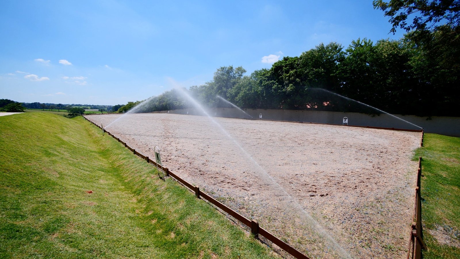 Haras de Alto Padrão à venda em Porto Feliz – Condomínio Rural.