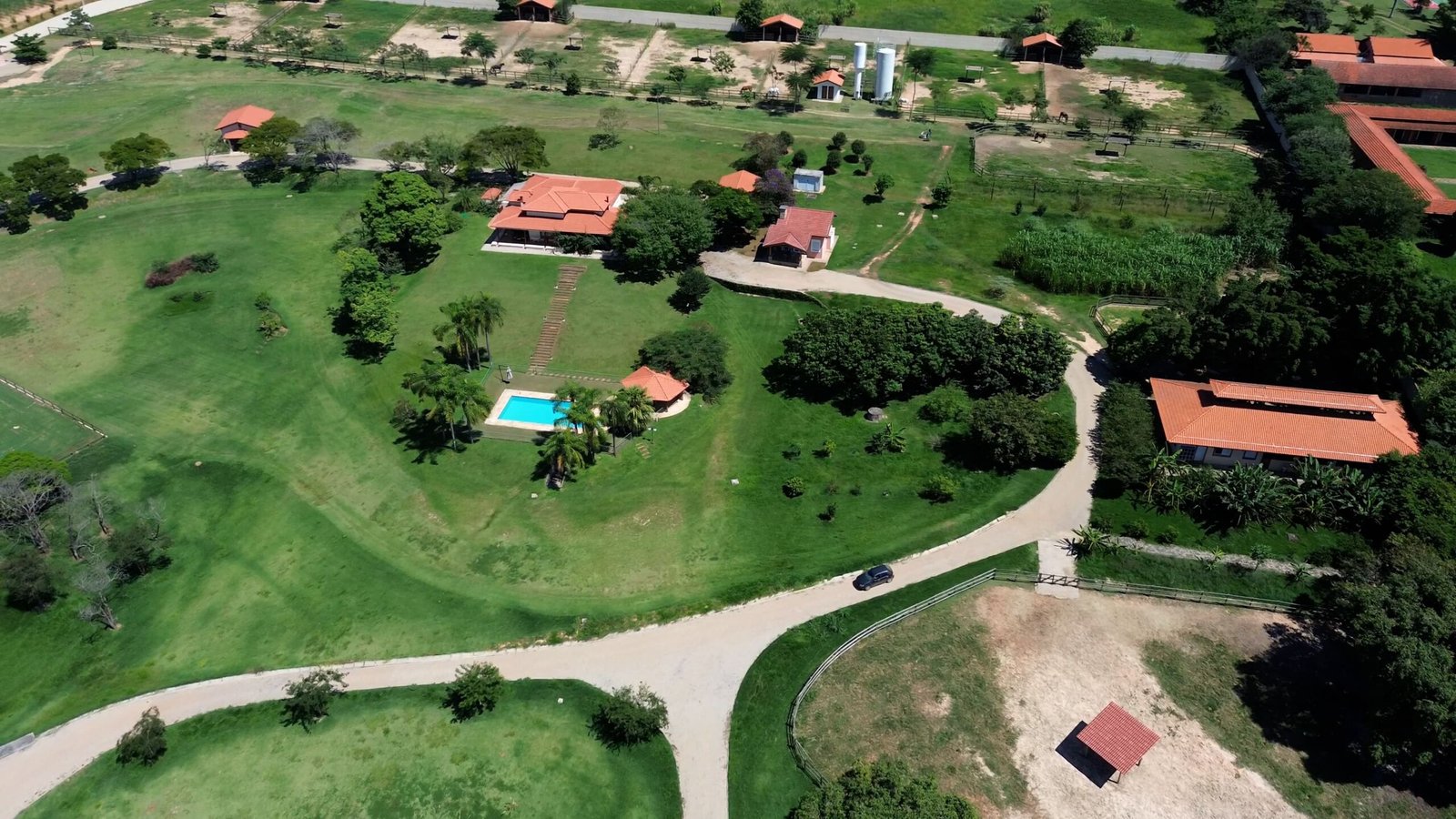 Haras de Alto Padrão à venda em Porto Feliz – Condomínio Rural.