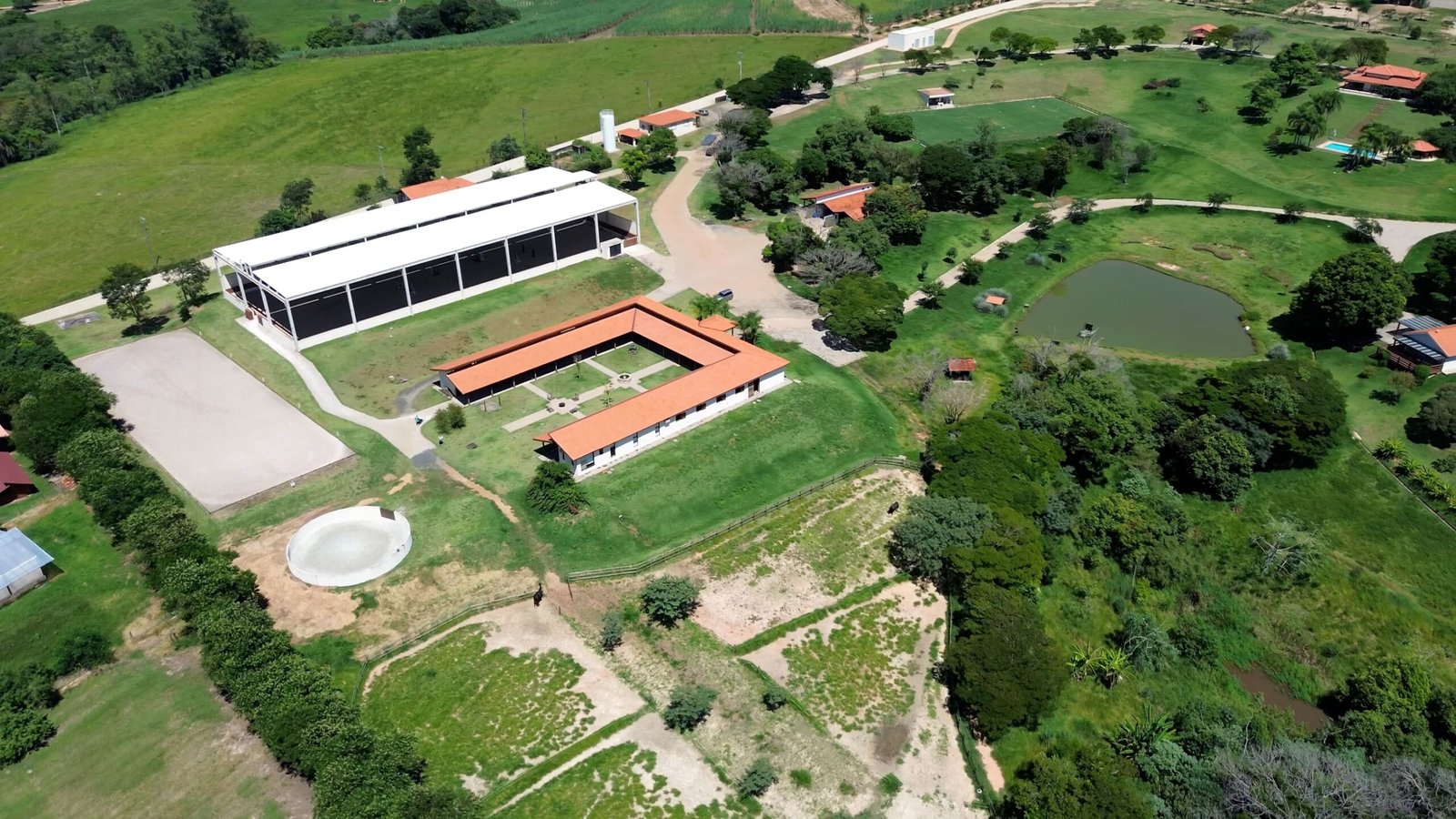 Haras de Alto Padrão à venda em Porto Feliz – Condomínio Rural.