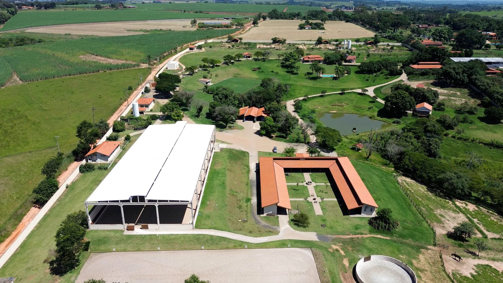 Haras de Alto Padrão à venda em Porto Feliz – Condomínio Rural.