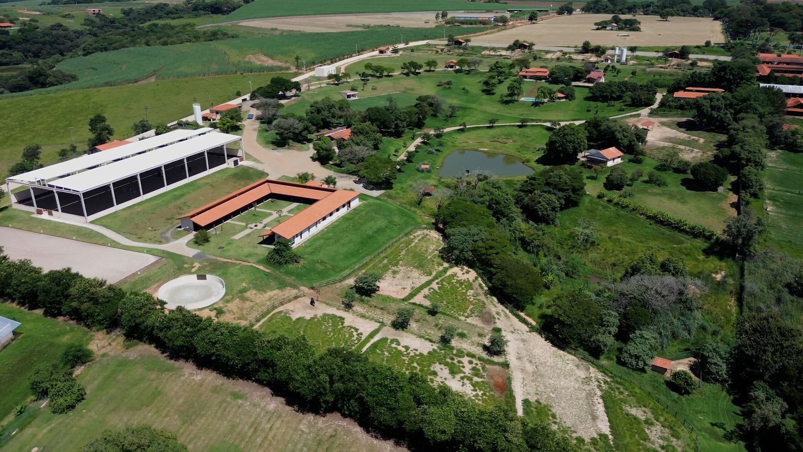 Haras de Alto Padrão à venda em Porto Feliz – Condomínio Rural.