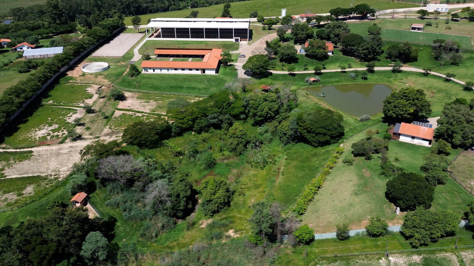 Haras de Alto Padrão à venda em Porto Feliz – Condomínio Rural.