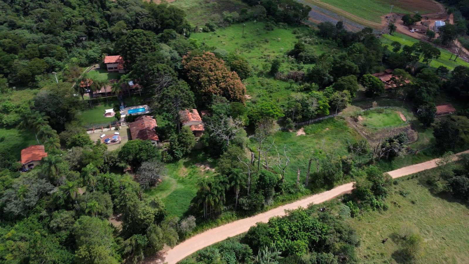 Sítio de 100.000 m2 à venda em Piedade-SP.