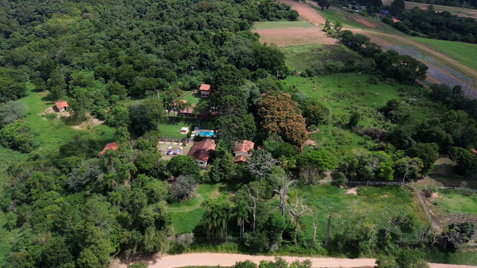 Sítio de 100.000 m2 à venda em Piedade-SP.