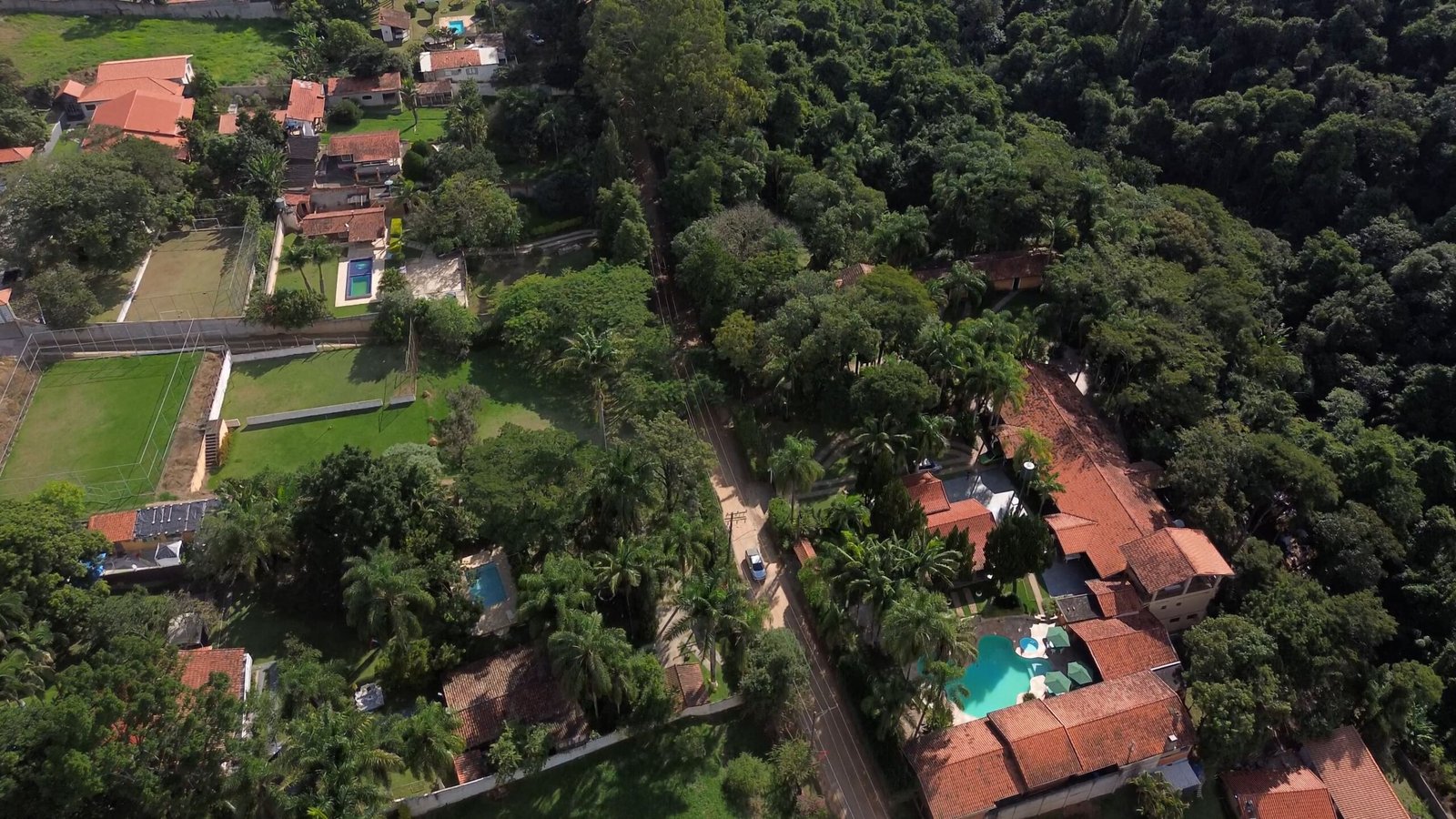 Chácara de 24.000 m2 à venda em São Roque-SP.