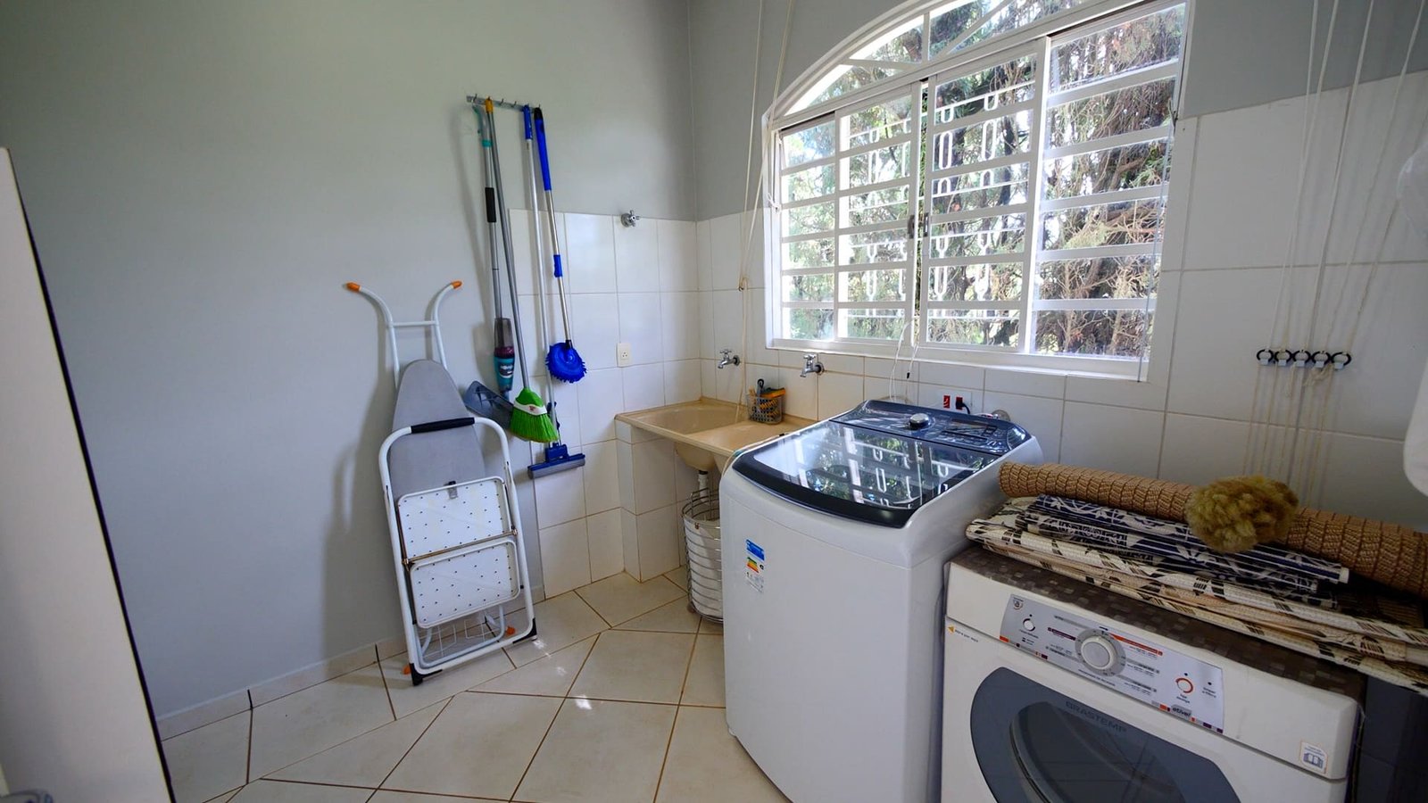 Sítio de 16 alqueires à venda em Quadra-SP.