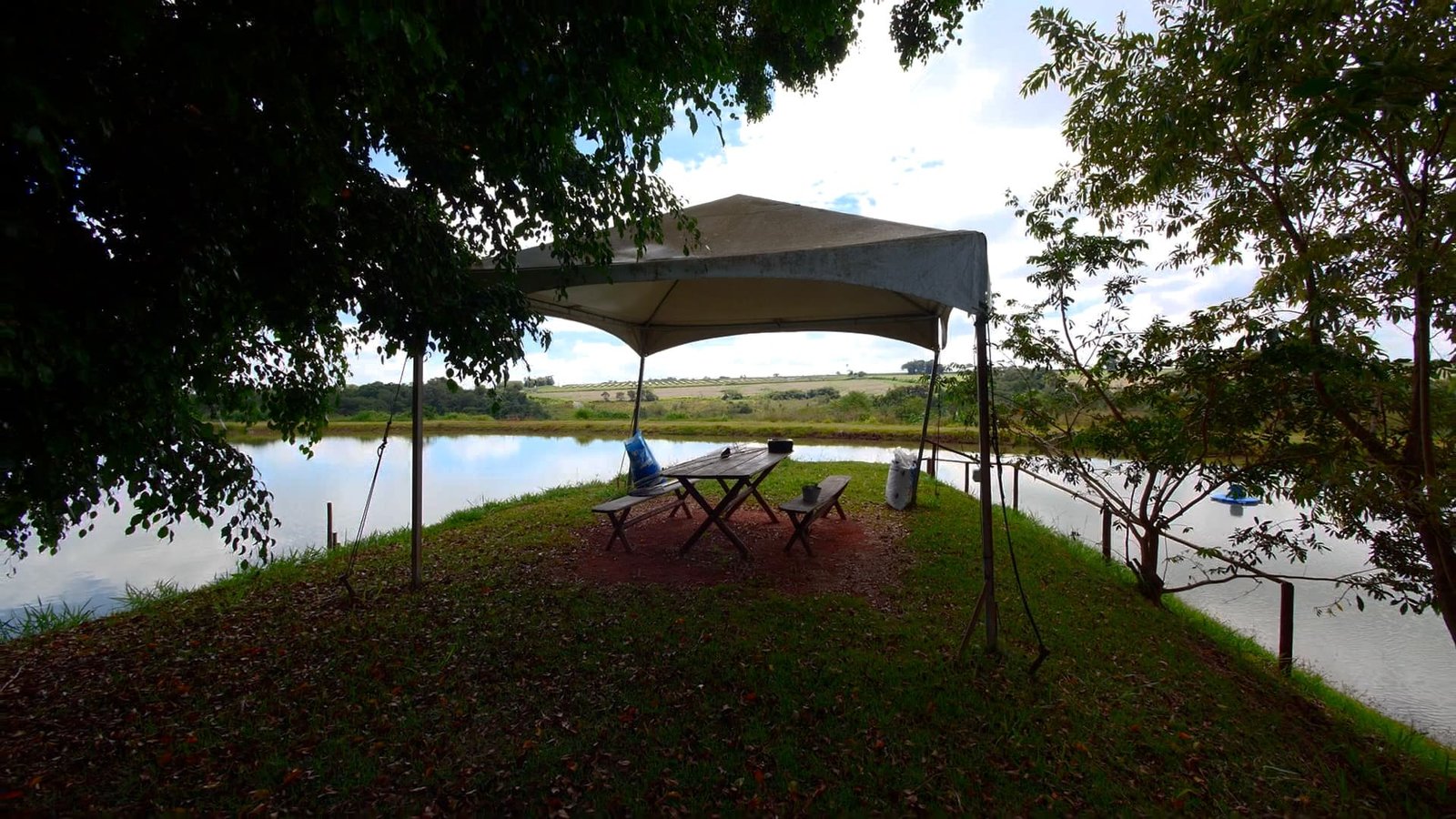 Sítio de 16 alqueires à venda em Quadra-SP.