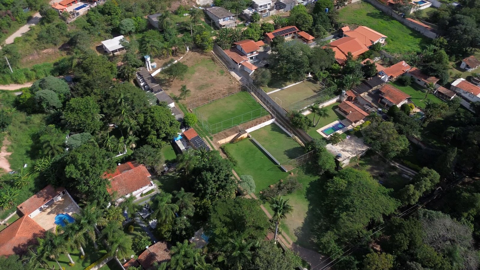 Chácara de 24.000 m2 à venda em São Roque-SP.