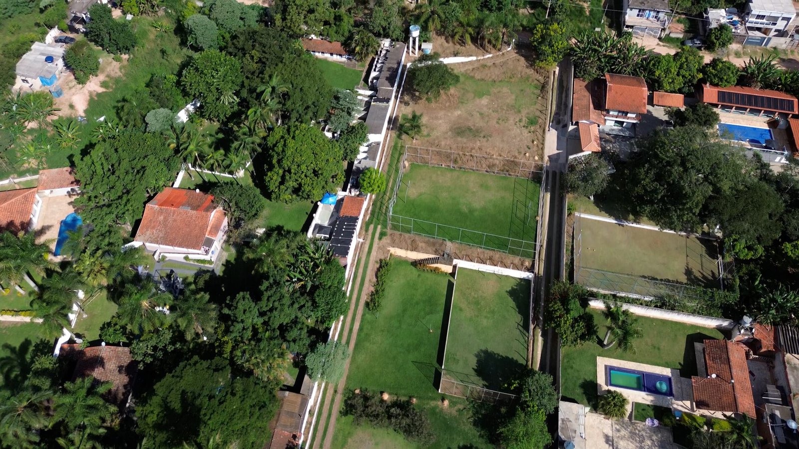 Chácara de 24.000 m2 à venda em São Roque-SP.