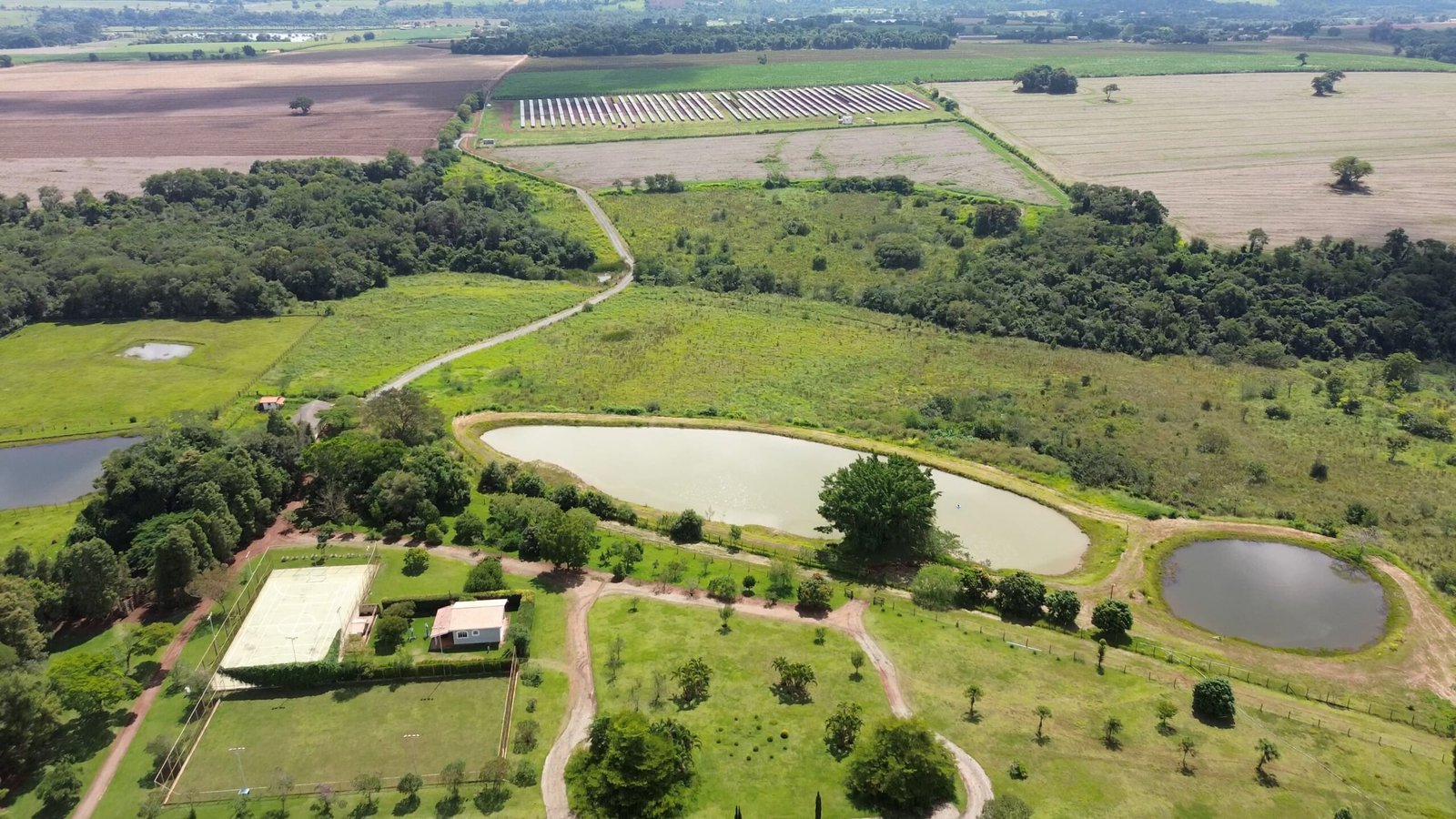 Sítio de 16 alqueires à venda em Quadra-SP.