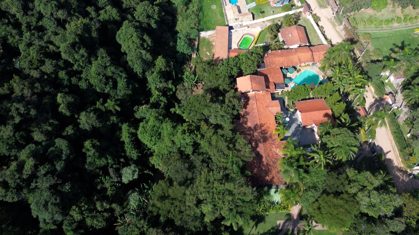 Chácara de 24.000 m2 à venda em São Roque-SP.