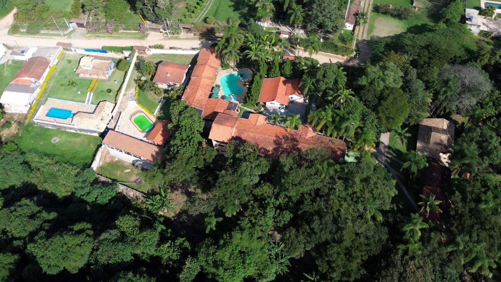 Chácara de 24.000 m2 à venda em São Roque-SP.