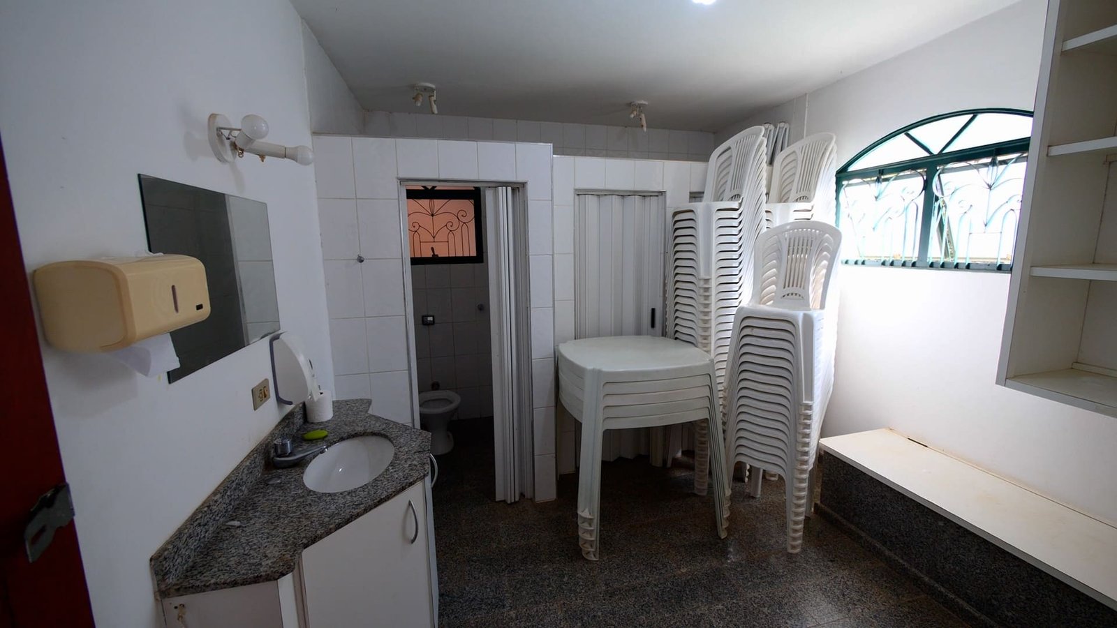 Chácara de 24.000 m2 à venda em São Roque-SP.