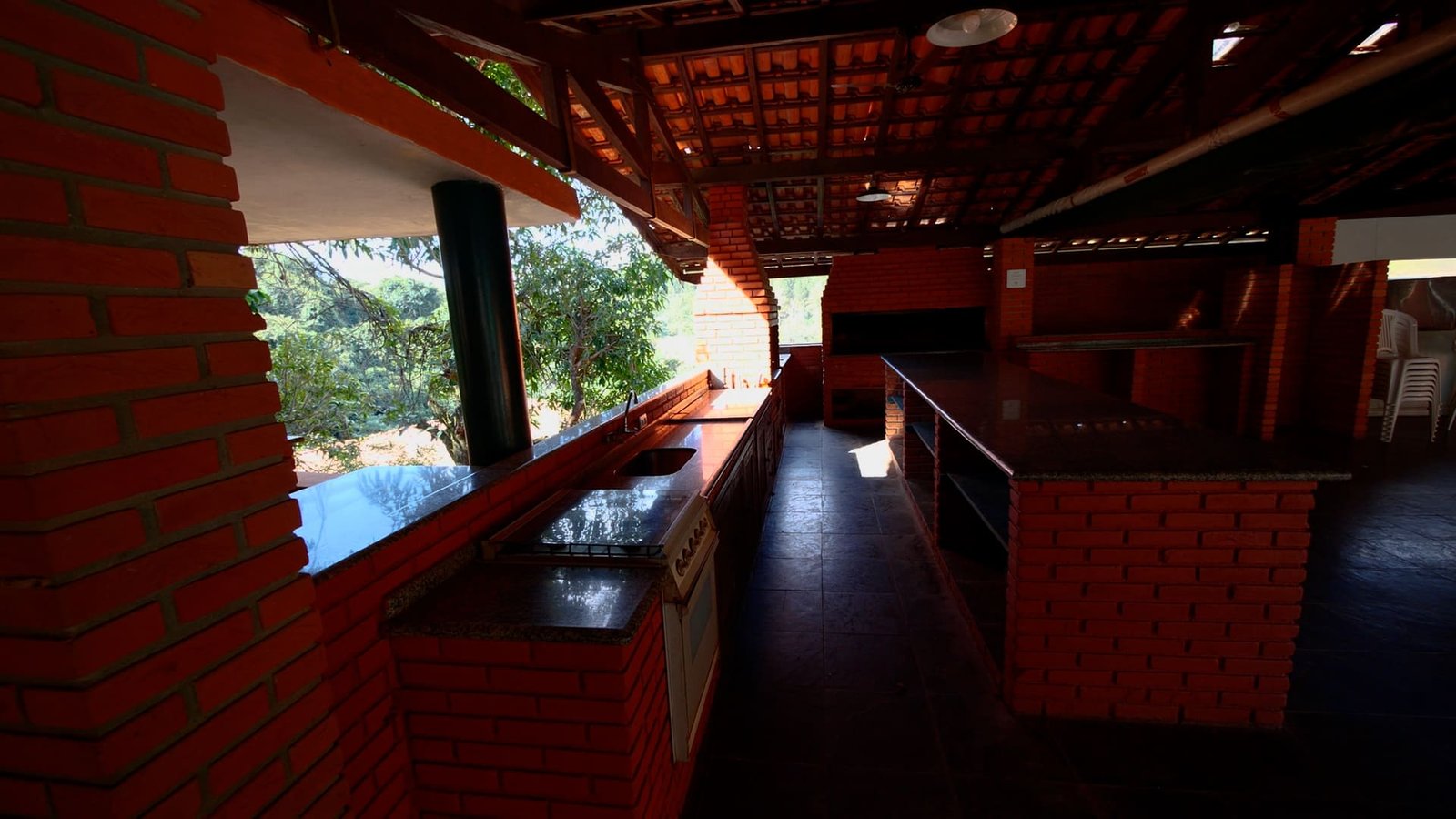 Chácara de 24.000 m2 à venda em São Roque-SP.