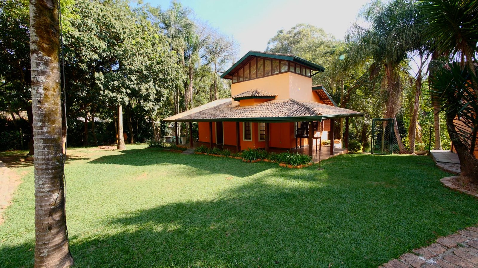 Chácara de 24.000 m2 à venda em São Roque-SP.