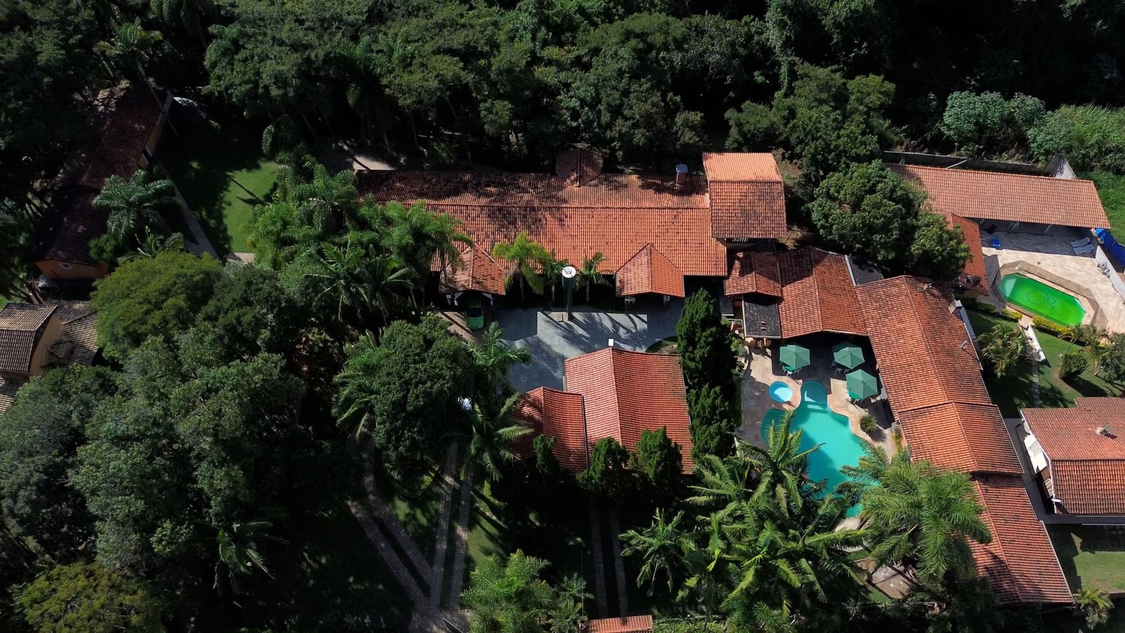 Chácara de 24.000 m2 à venda em São Roque-SP.