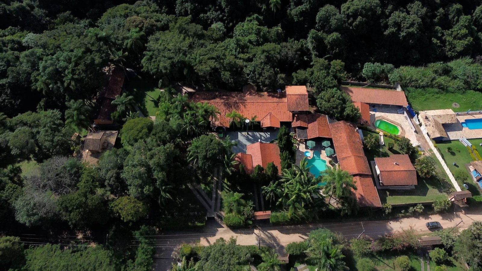 Chácara de 24.000 m2 à venda em São Roque-SP.