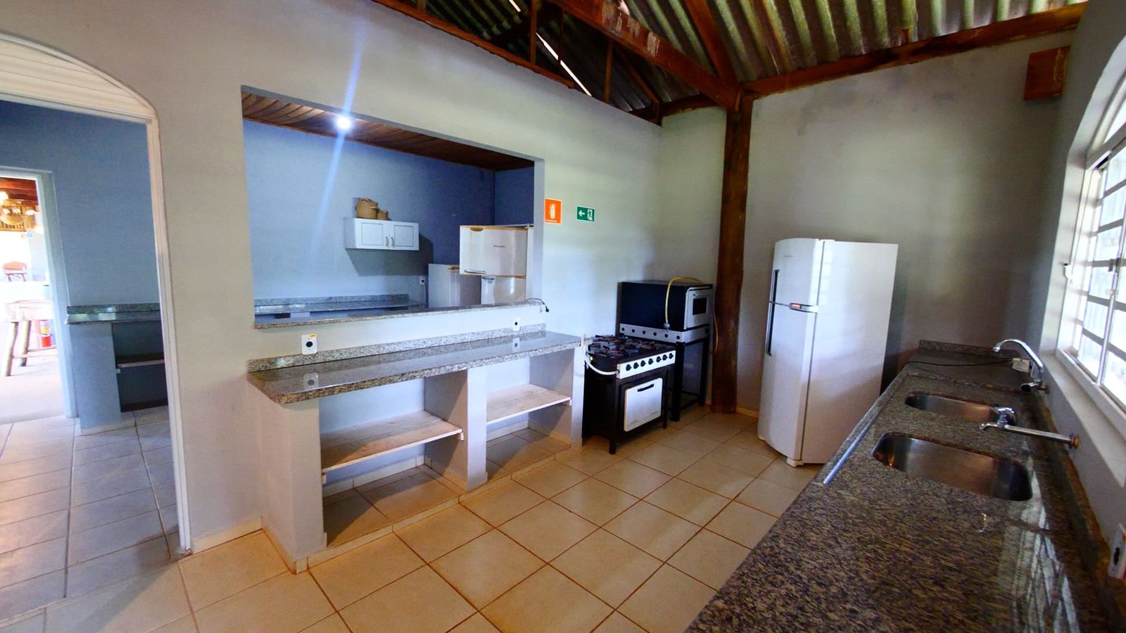 Sítio de 16 alqueires à venda em Quadra-SP.