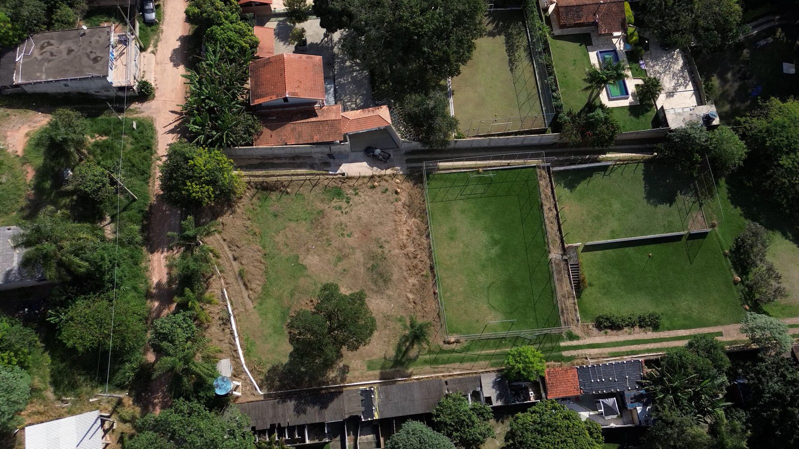 Chácara de 24.000 m2 à venda em São Roque-SP.