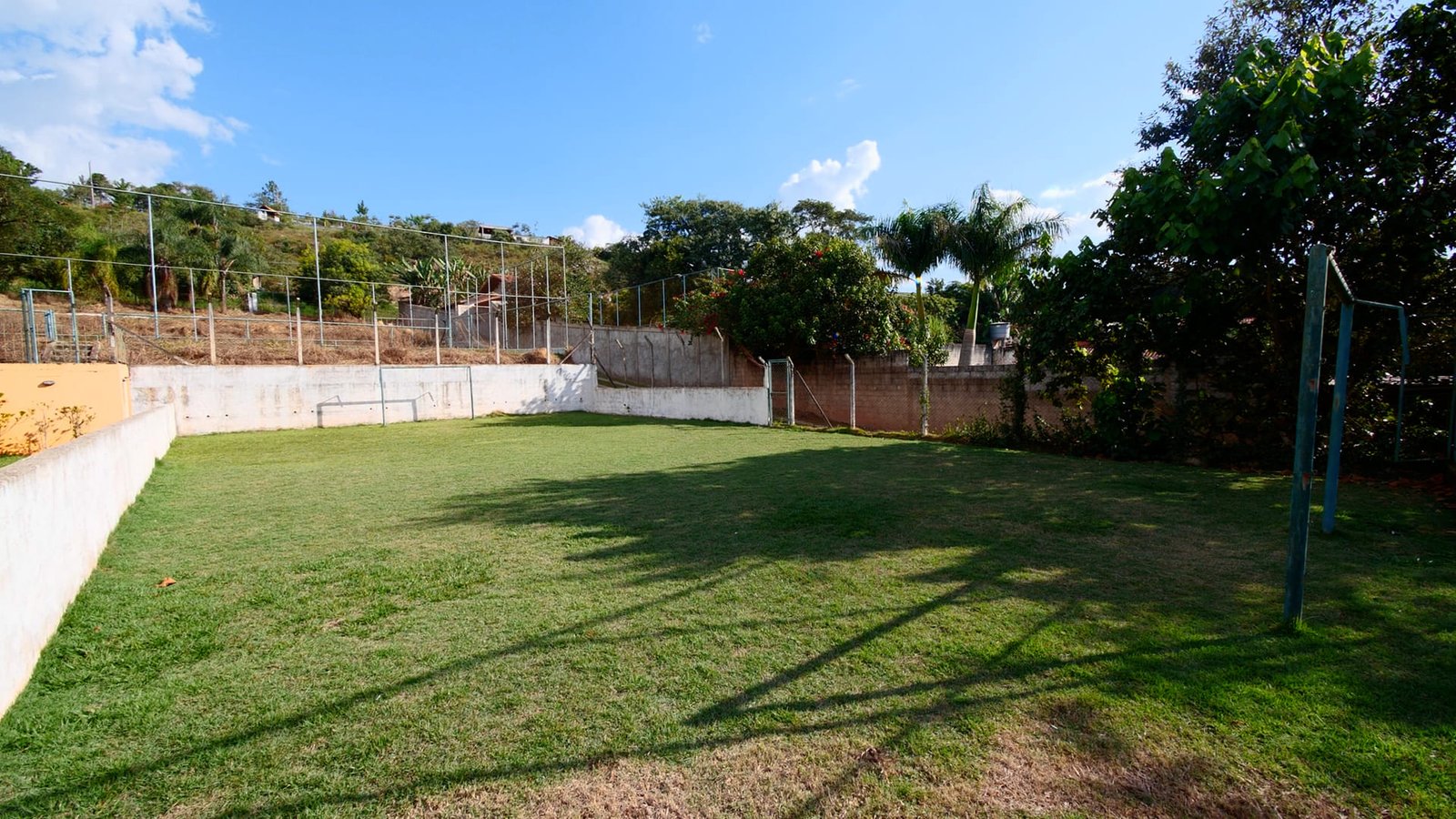 Chácara de 24.000 m2 à venda em São Roque-SP.