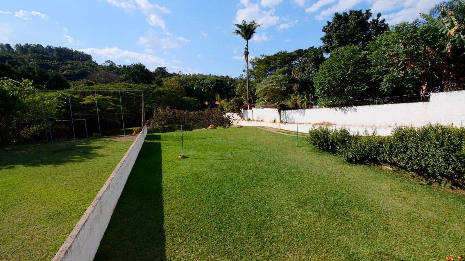 Chácara de 24.000 m2 à venda em São Roque-SP.