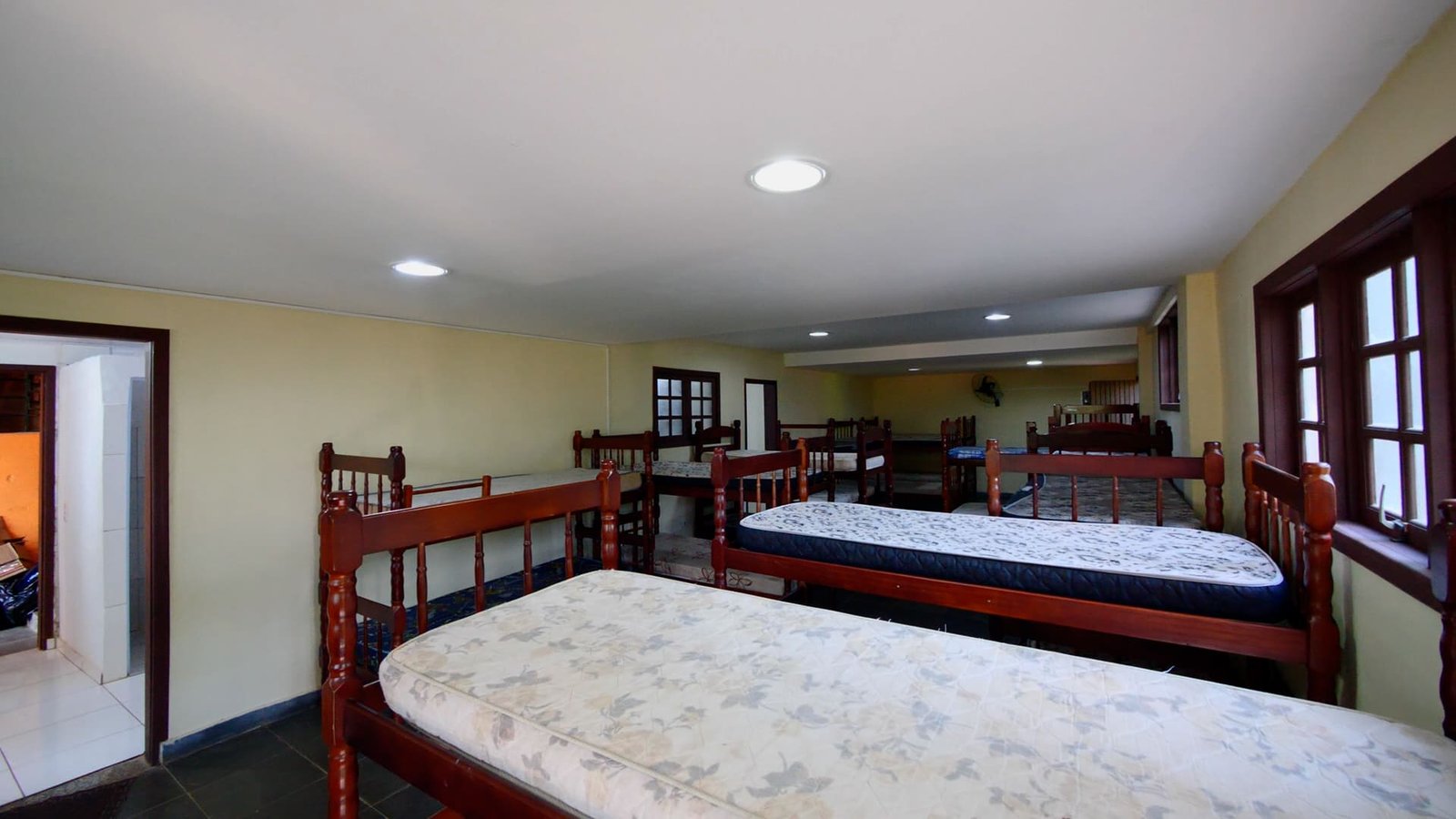 Chácara de 24.000 m2 à venda em São Roque-SP.
