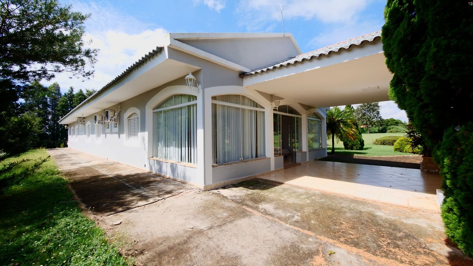 Sítio de 16 alqueires à venda em Quadra-SP.