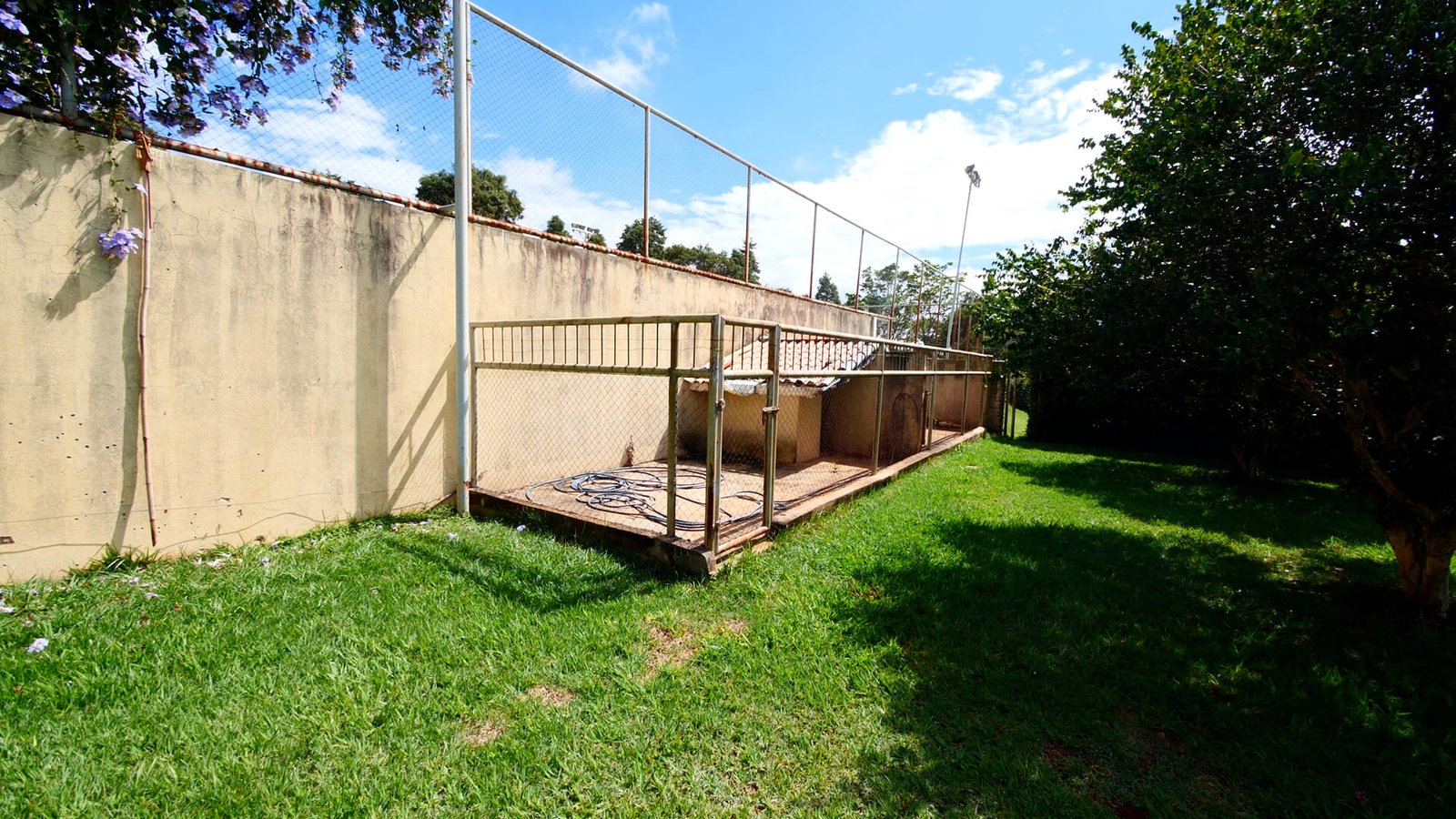 Sítio de 16 alqueires à venda em Quadra-SP.