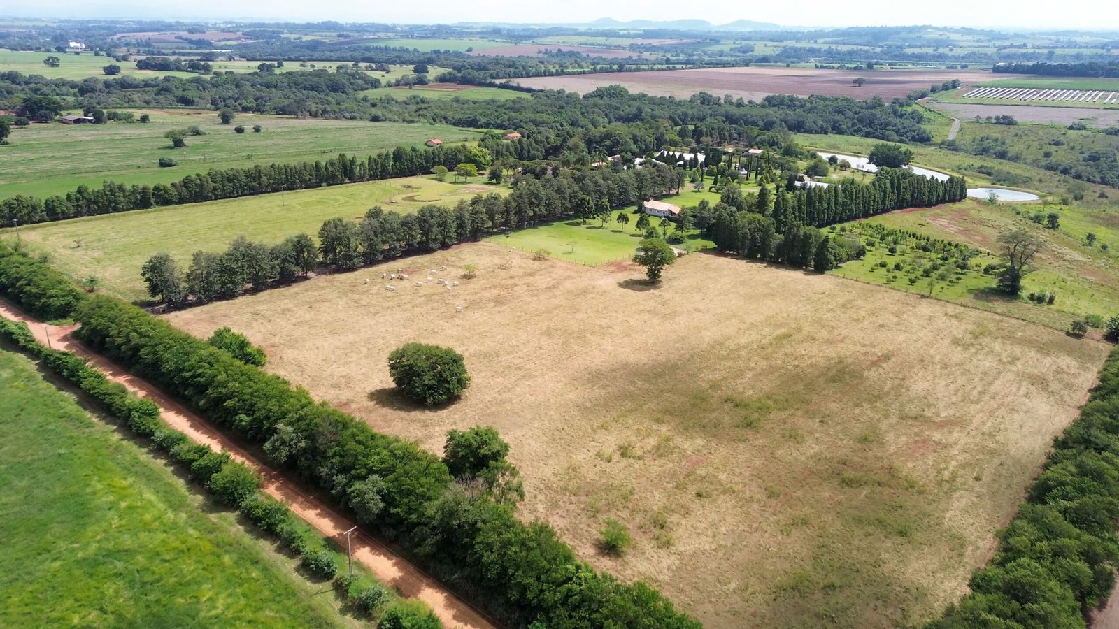 Sítio de 16 alqueires à venda em Quadra-SP.