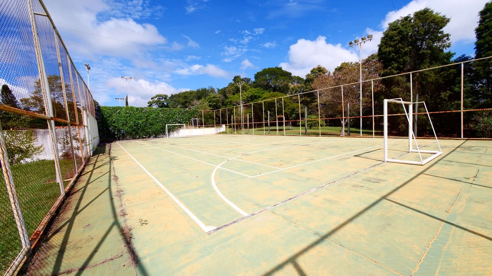 Sítio de 16 alqueires à venda em Quadra-SP.