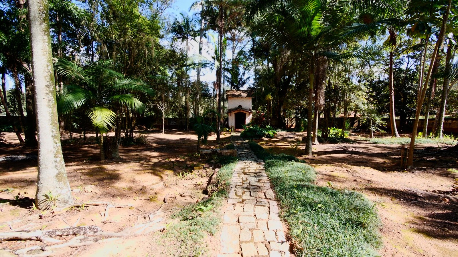 Fazenda histórica à venda em Itatiba-SP.