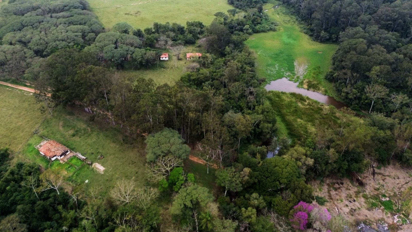 Fazenda de 213 hectares com casa centenária na região de Porto feliz-SP
