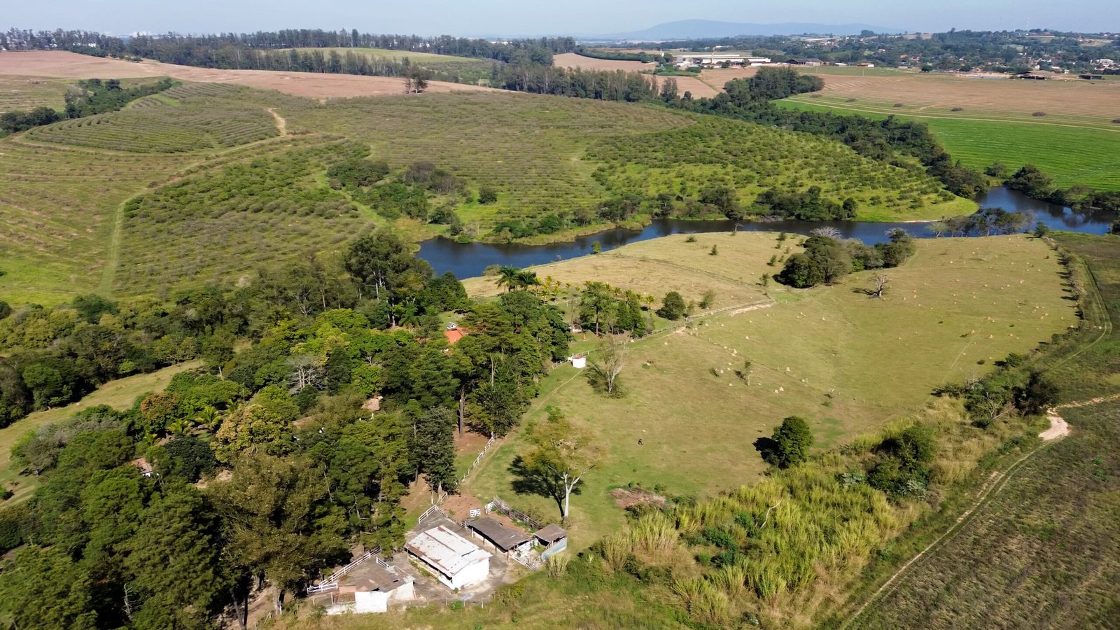 Sítio de 4.3 alqueires à venda em Porto Feliz-SP.